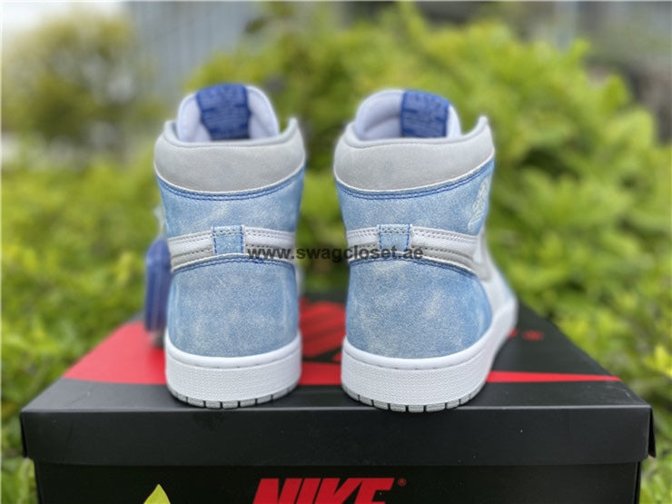 Nike Jordan 1 High “Hyper Royal”