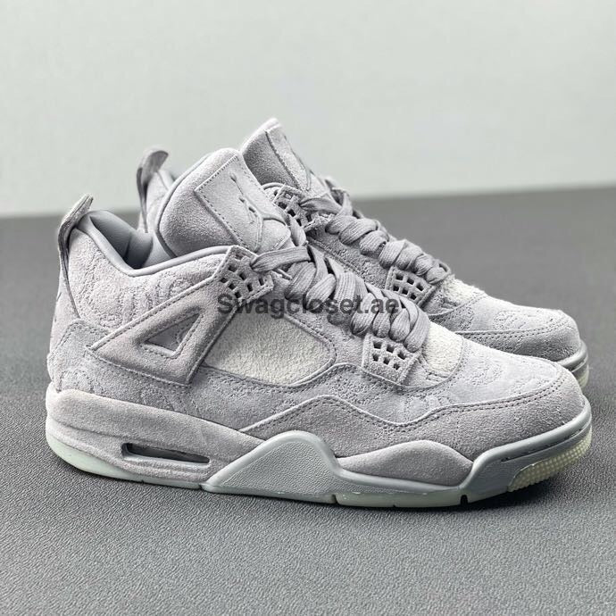 Jordan 4 x Kaws