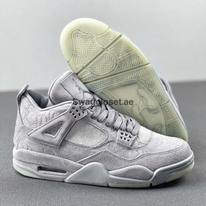 Jordan 4 x Kaws