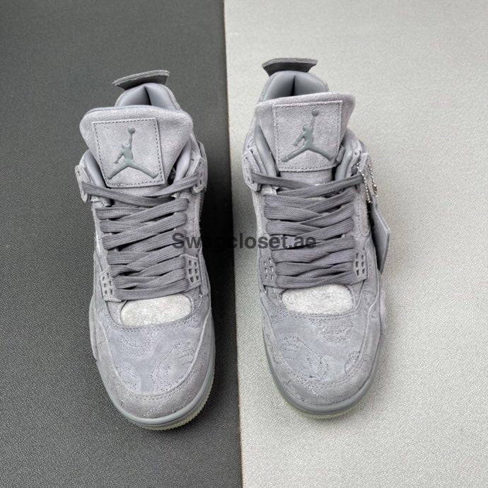 Jordan 4 x Kaws