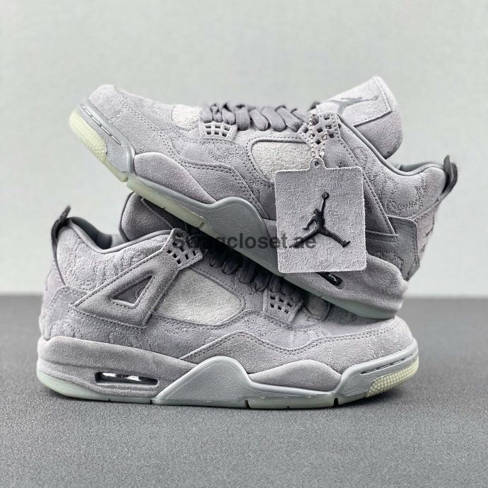 Jordan 4 x Kaws